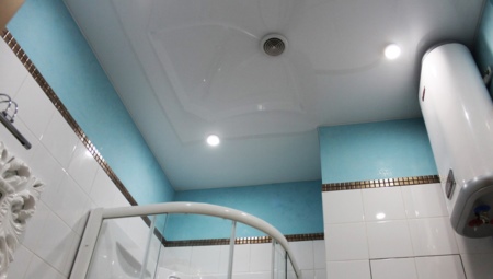 Φωτισμός μπάνιου με οροφή τεντώματος