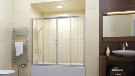 Plastikinės užuolaidos vonios kambariui: savybės ir įvairovė
