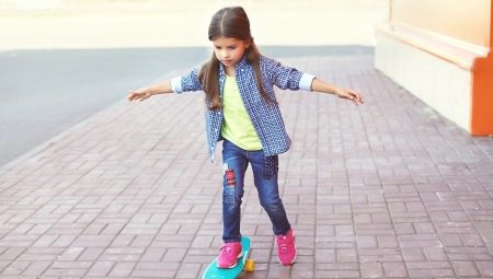 Скатебоард за девојчице: како одабрати и научити јахати?