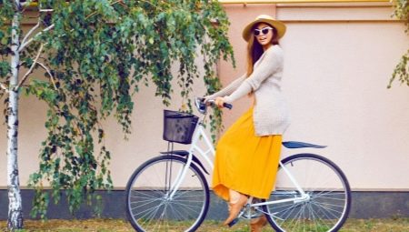 Γυναικεία ποδήλατο με καλάθι: χαρακτηριστικά, επισκόπηση μοντέλων και συμβουλές επιλογής