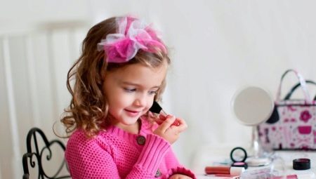 Kosmetik hiasan kanak-kanak: pengeluar dan pilihan