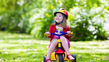 Children's tricycles: model rating and selection rules