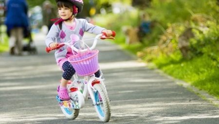 Rowery dla dzieci od 3 lat: ocena najlepszych modeli i wybór