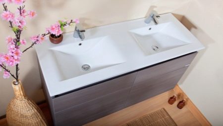 Διπλό νεροχύτη για το μπάνιο: πλεονεκτήματα και μειονεκτήματα, συστάσεις για επιλογή