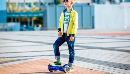 Hvordan vælger man en gyro-scooter til et barn på 7-8 år?
