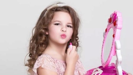 Cosmetics for girls 10 years: brands and tips for choosing