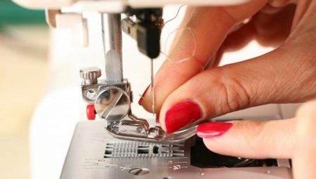 Why does the thread break in the sewing machine and what to do with it?