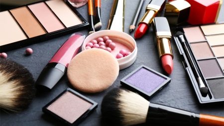 Maquillage: de quoi s'agit-il, marques et conseils de choix