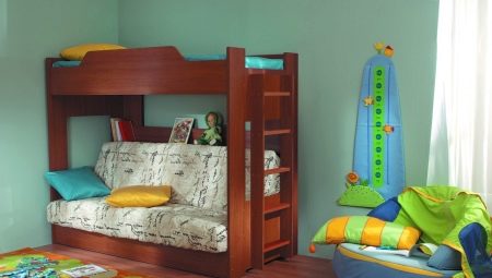 Детски двуетажни легла с диван: разновидности и съвети за избор