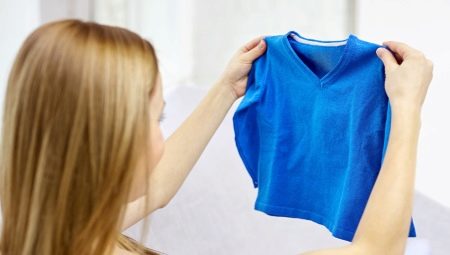 Πώς να αφαιρέσετε τα καρούλια των ρούχων χωρίς μια γραφομηχανή στο σπίτι;