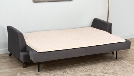 Fodere per materassi su un divano: descrizione, tipi, regole di selezione