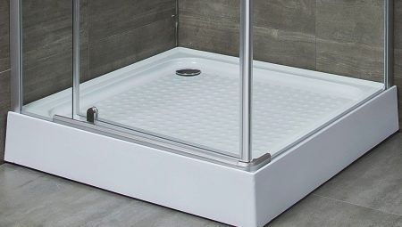 Sizes and shapes of shower trays