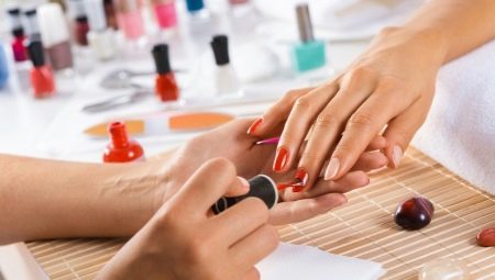 Riepilogo maestro manicure: come completare
