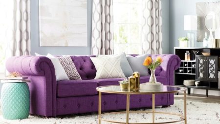 Lilac sofaer i interiøret