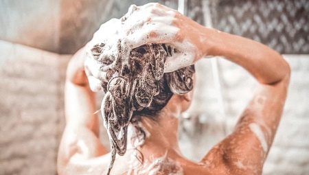 Fugtgivende hårshampoer: vurdering af de bedste og udvælgelsesregler