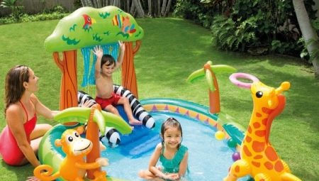 حمام سباحة للأطفال: ميزات ، مناظر ، اختيار