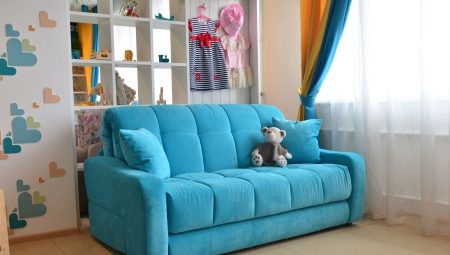 Ghế sofa chỉnh hình cho trẻ em: tính năng, giống và sự lựa chọn
