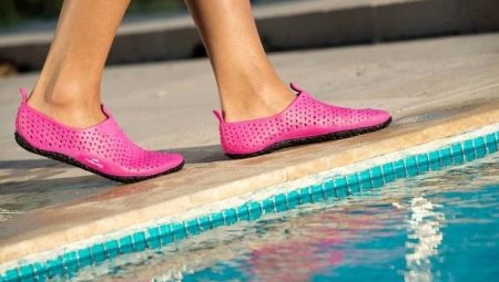 Topánky do bazéna: vlastnosti, odrody, pravidlá výberu