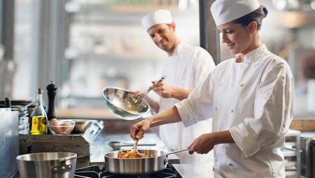 Univerzální kuchař: požadavek na vzdělání a pracovní povinnosti