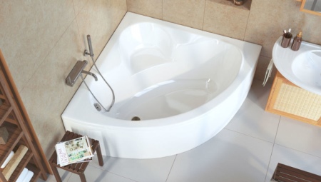 Choisissez une baignoire d'angle de 120 cm de long