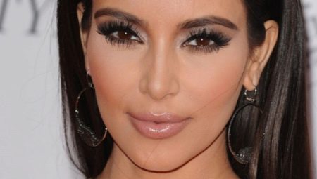 Kim Kardashian øjenvippeforlængelse