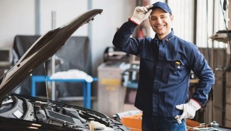 Mekanik kereta: piawaian profesional dan penerangan pekerjaan