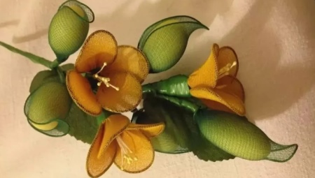 Flores DIY em nylon e arame