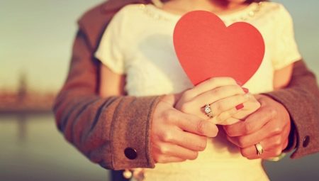 Làm thế nào để phân biệt tình yêu với sự cảm thông?