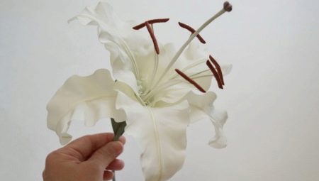 Làm hoa loa kèn từ Isolon