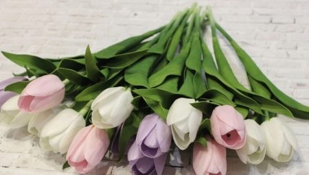 Fem tulipes originals de foamiran