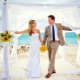 ชุดแต่งงานสำหรับพิธีริมหาด
