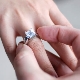 Коя ръка носи сватбен пръстен?