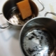 Waschen Sie eine verbrannte Pfanne effizient und schnell