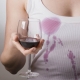 Как да премахнете петна от червено вино върху дрехите?