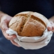 كيف تأخذ الخبز: بالشوكة أو اليد؟