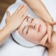 Как да направите масаж на лицето за бръчки у дома?