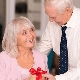45 שנה מיום החתונה - אילו מתנות להכין לזוג נשוי?