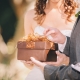 Какви подаръци да подарите на гостите на сватба от младоженци?