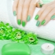 Zaļais manikīrs: dažādas nokrāsas un modes idejas