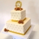Ursprüngliche Kuchen für eine goldene Hochzeit