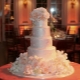 Vestuvių pyragas su gėlėmis - nuostabios dekoro galimybės