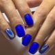 Ideas de manicura azul para uñas cortas