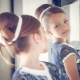 Cadangan untuk memilih gaya rambut untuk kanak-kanak perempuan untuk Tahun Baru
