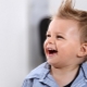 Hajvágás 2 éves korig kisfiúk számára: kiválasztás és gondozás