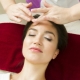 Техниката на класическия масаж на лицето