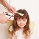 Как да отрежете бретон на дете?