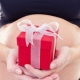 Какво да подаря на бременна за Нова година?