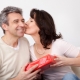 ¿Qué regalar al esposo durante 50 años?