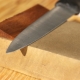Como afiar facas com uma barra?