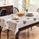 Toalhas de mesa em cima da mesa para a cozinha: variedades e escolha